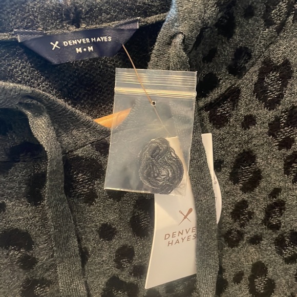 Cheetah print super soft knit hoodie - Picture 3 of 4